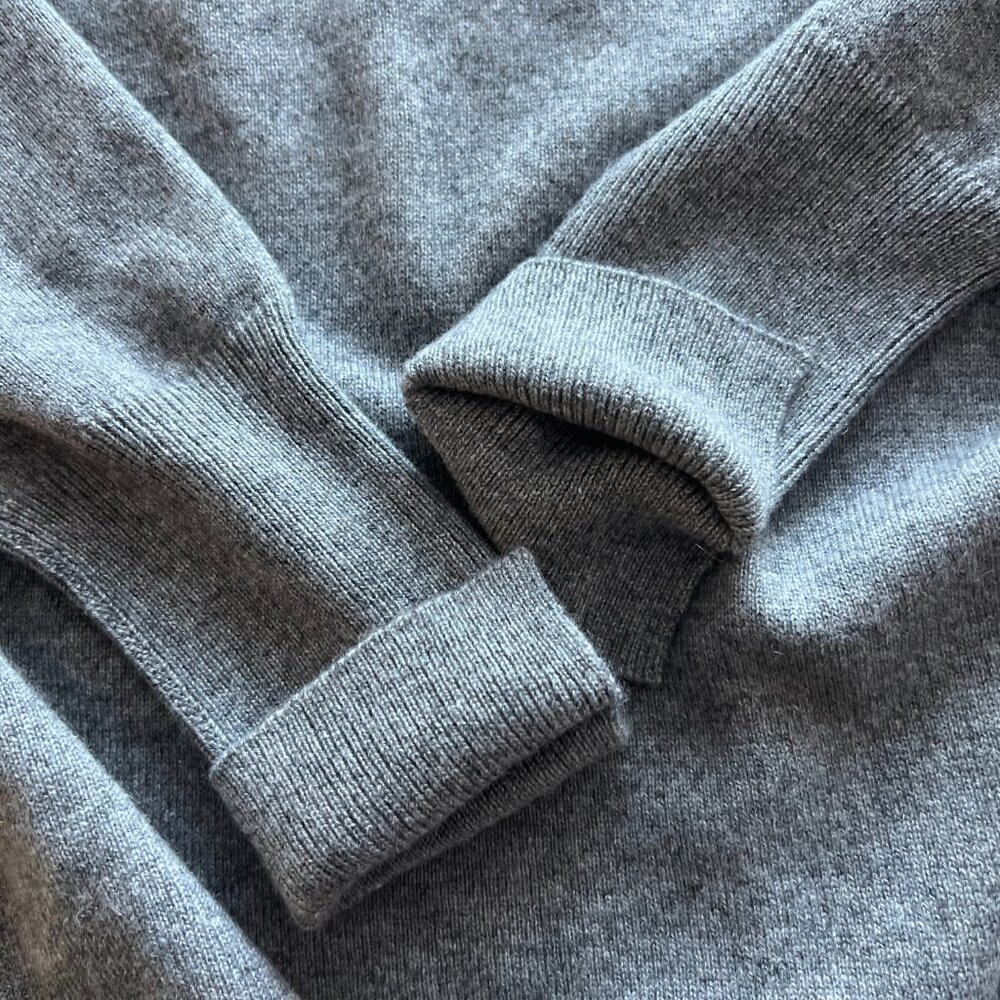 Eric Bompard Spring Cashmere V-Neck Sweater Gray – XL | Luxury French Knit - Picture 4 of 7